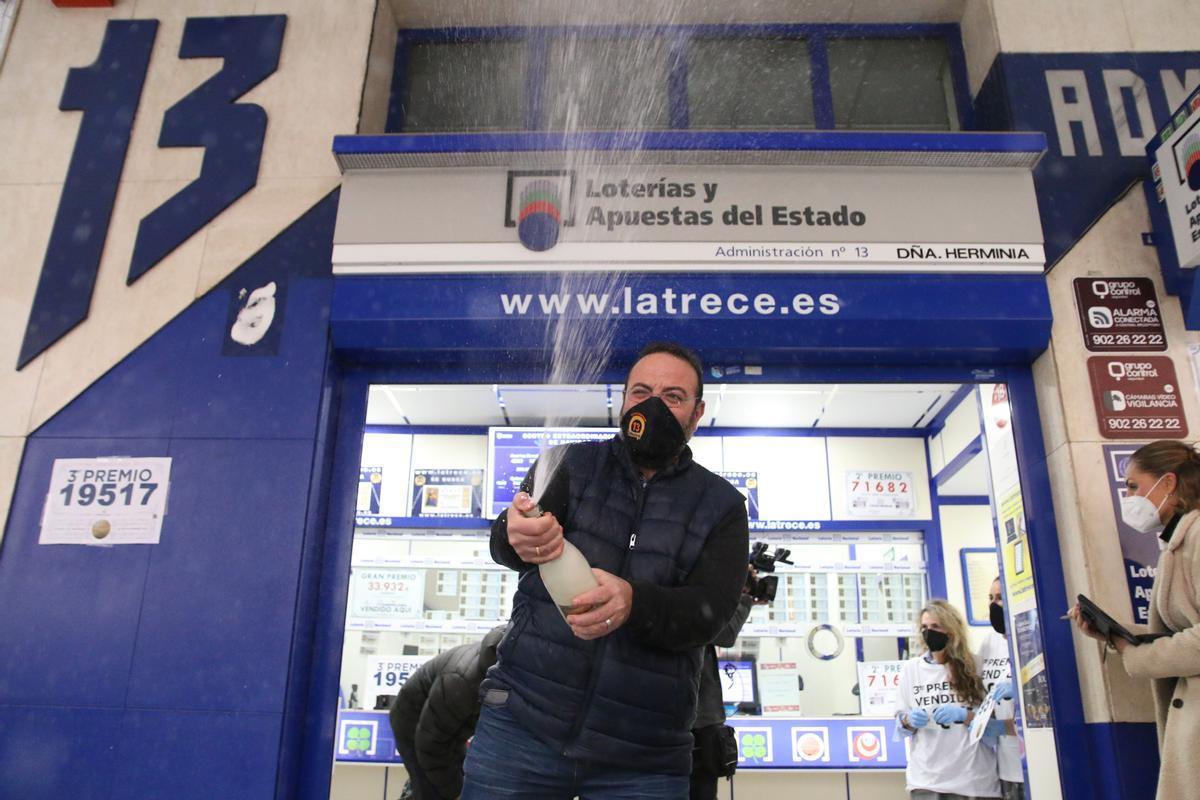 19517 premio de la Lotería de Navidad, imágenes de los premiados