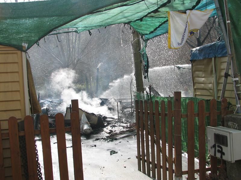 Incendio en el camping Garganta de Cuartos de Losar de la Vera (Cáceres)