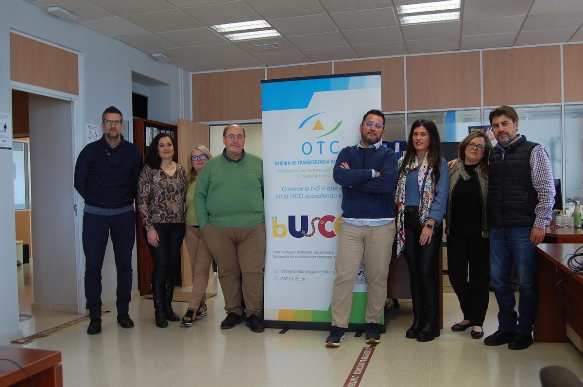 El equipo de la OTC, junto a su director general, Alejandro Rodríguez (cuarto por la derecha).