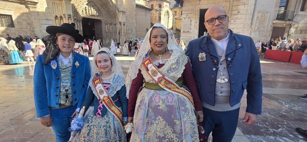 Comisiones de falla en la Procesión de la Virgen (3/7)