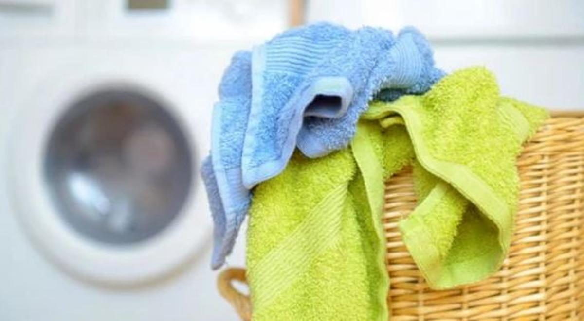 Un experto desvela cada cuánto deberíamos echar a lavar las toallas: “El 89% de las toallas tienen bacterias que causan enfermedades”