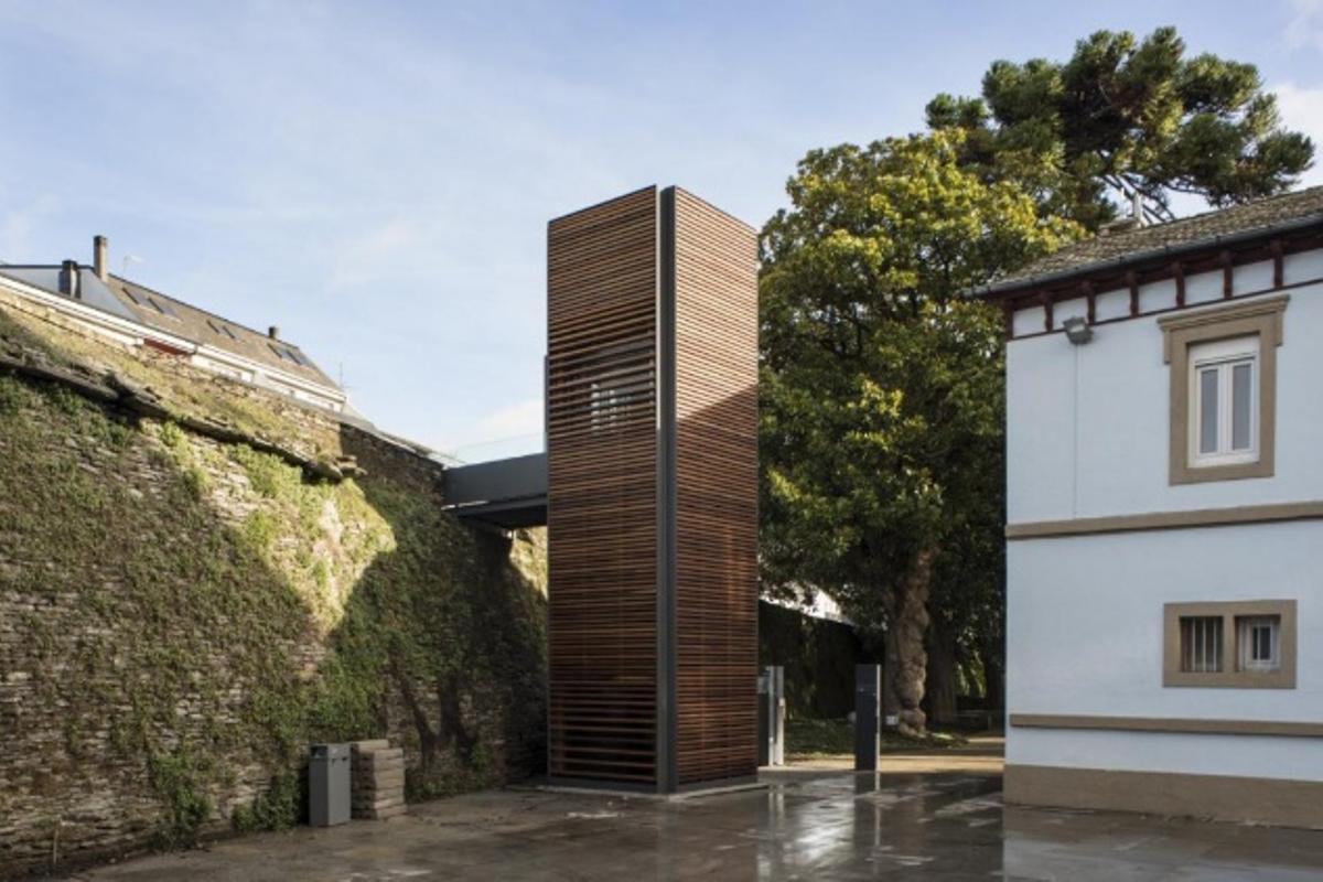 Aspecto del ascensor que propone Apamex para la Alcazaba de Badajoz.