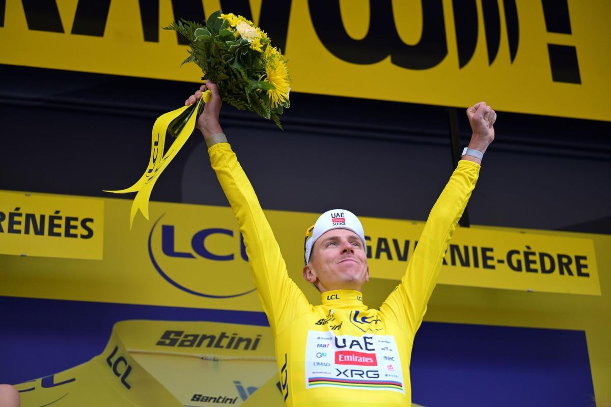 Pogacar celebra con entusiasmo su victoria en la sexta etapa del Tour de Francia 2026. Pogacar celebra con entusiasmo su victoria en la sexta etapa del Tour de Francia 2026.