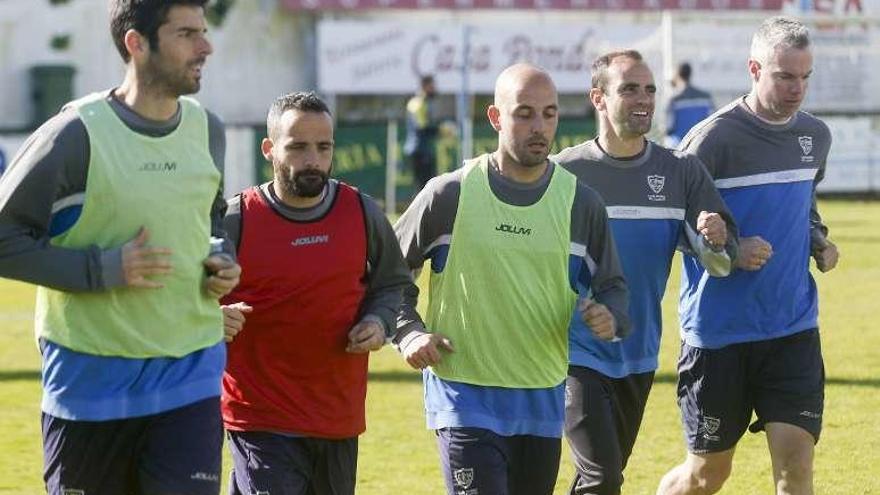 Pablo Hernández, Omar Sampedro, Dani López, Guaya y Boris, en el entrenamiento de ayer en Miramar.