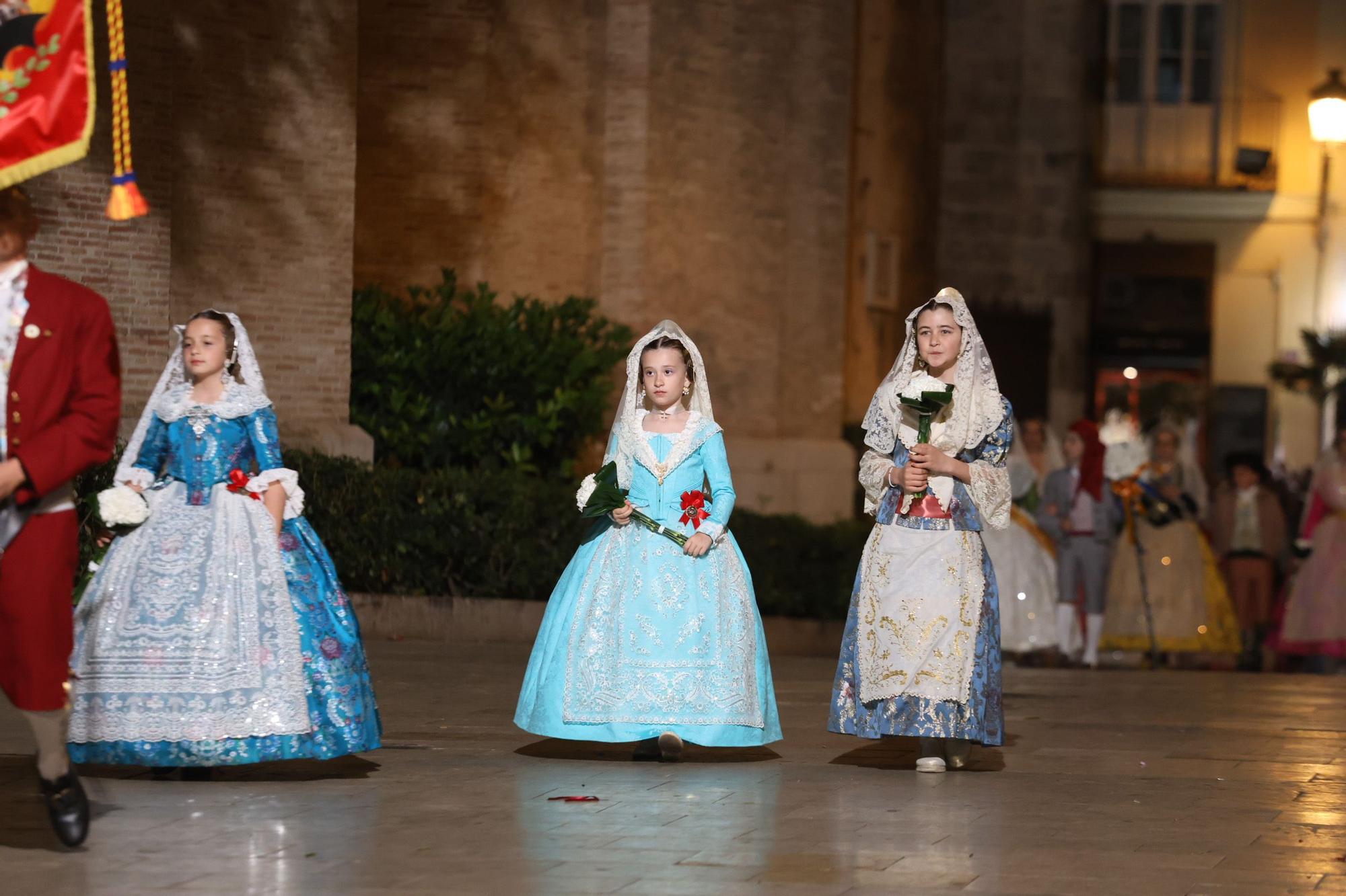 Búscate en el primer día de la Ofrenda en la calle San Vicente entre las 22 y las 23 horas