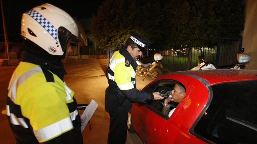 Los agentes están teniendo problemas para hacer las pruebas de alcoholemia, según el PSOE.