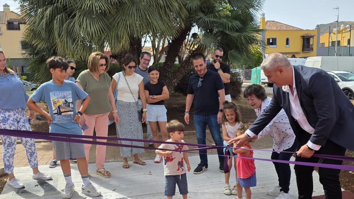 La Laguna pone en servicio el nuevo parque infantil de Villa Hilaria tras ampliar y renovar sus instalaciones