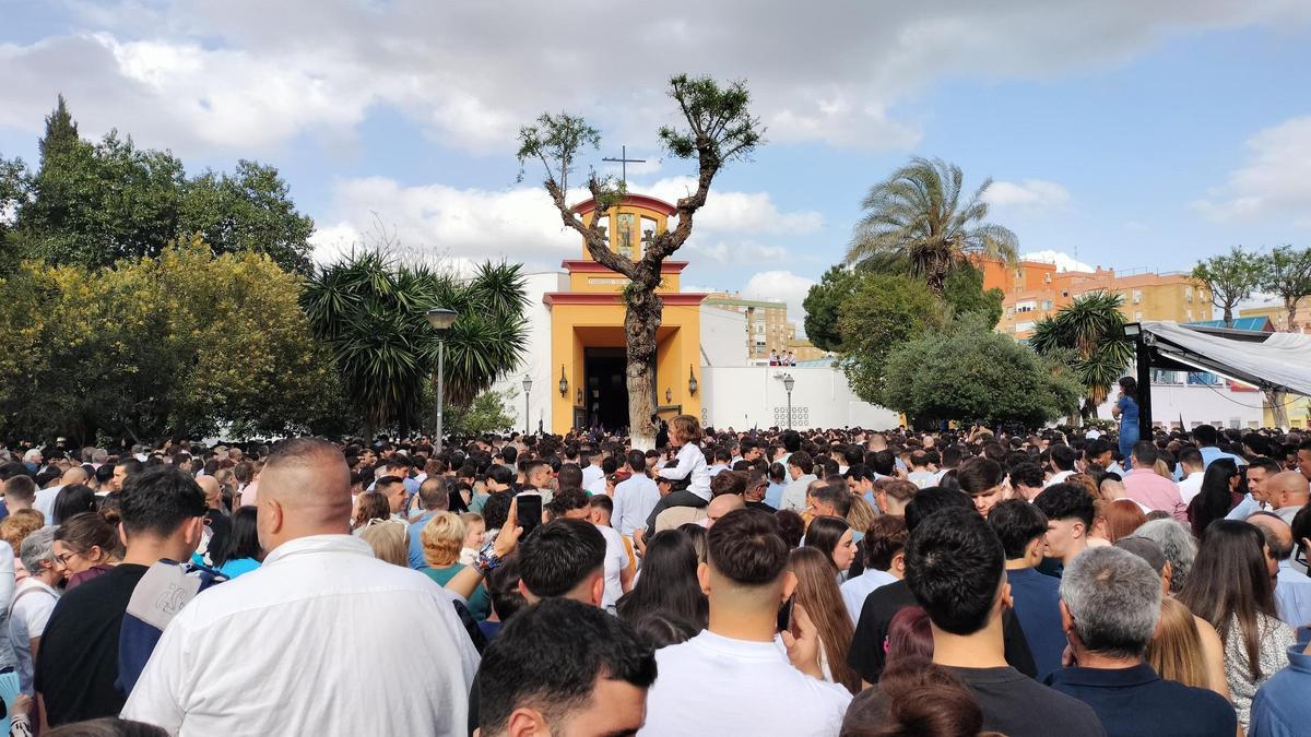 Pino Montano arropa a su hermandad.