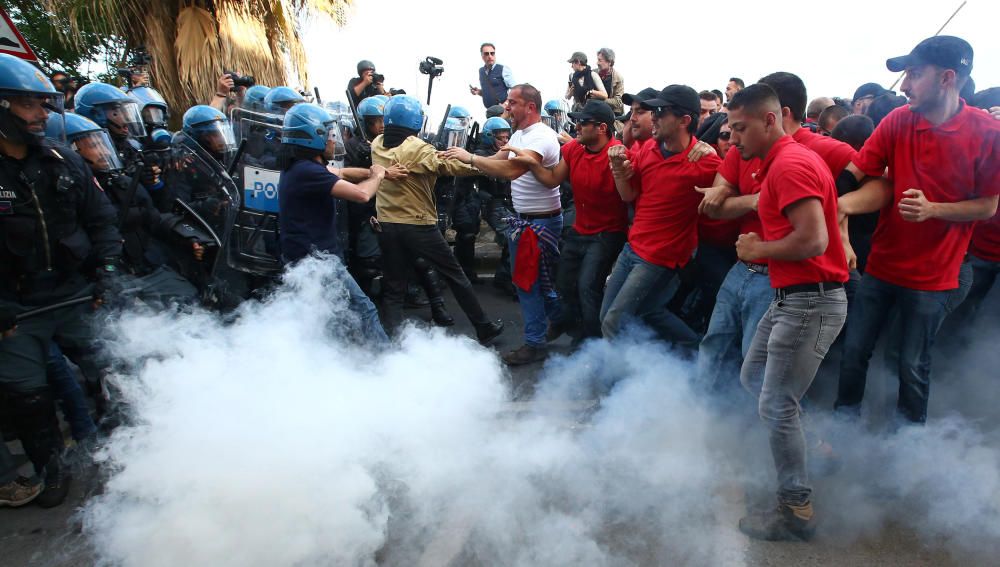 Choques entre policías y manifestantes en el G7