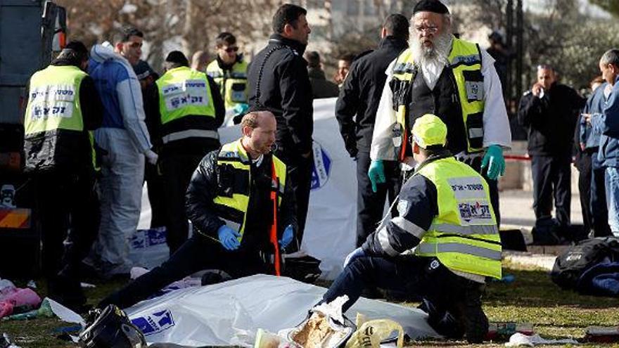 Cuatro muertos arrollados por un camión en un atentado en Jerusalén