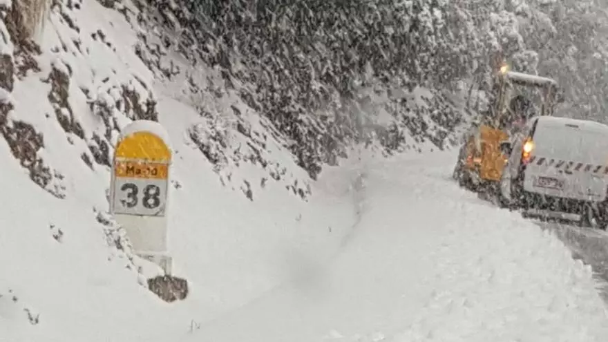 Un nuevo temporal deja nieve y granizo en Mallorca