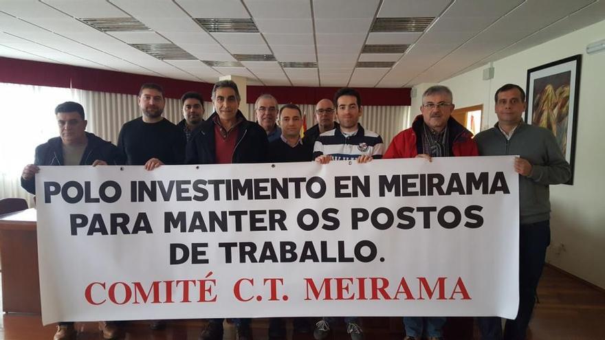 Los miembros del comité de empresa de Meirama durante el encierro.