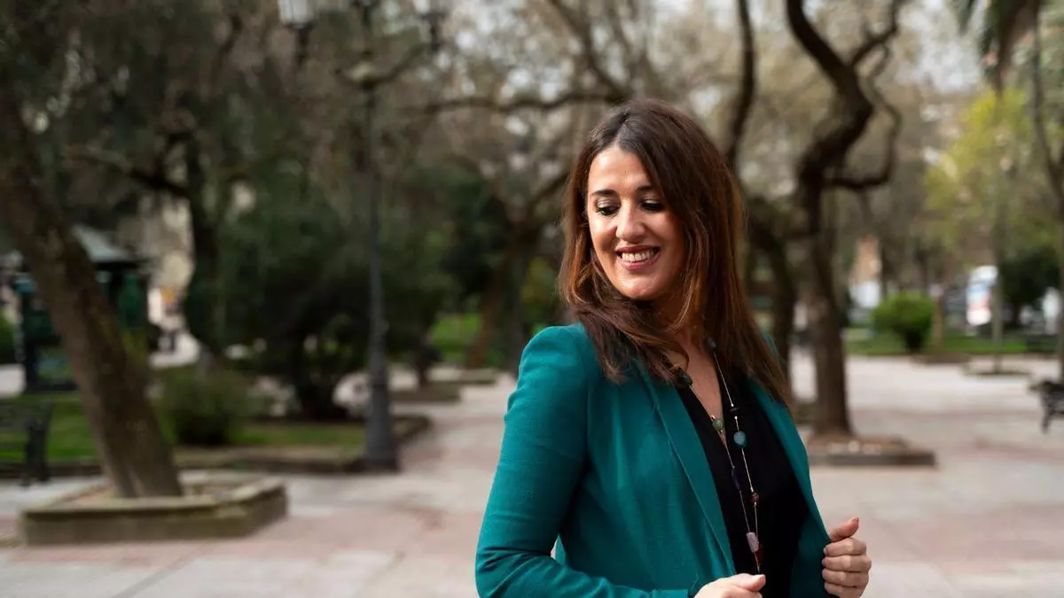 Nieves Julián Manzano anima a otras mujeres a superar el cáncer de mama: "Salid a la luz"