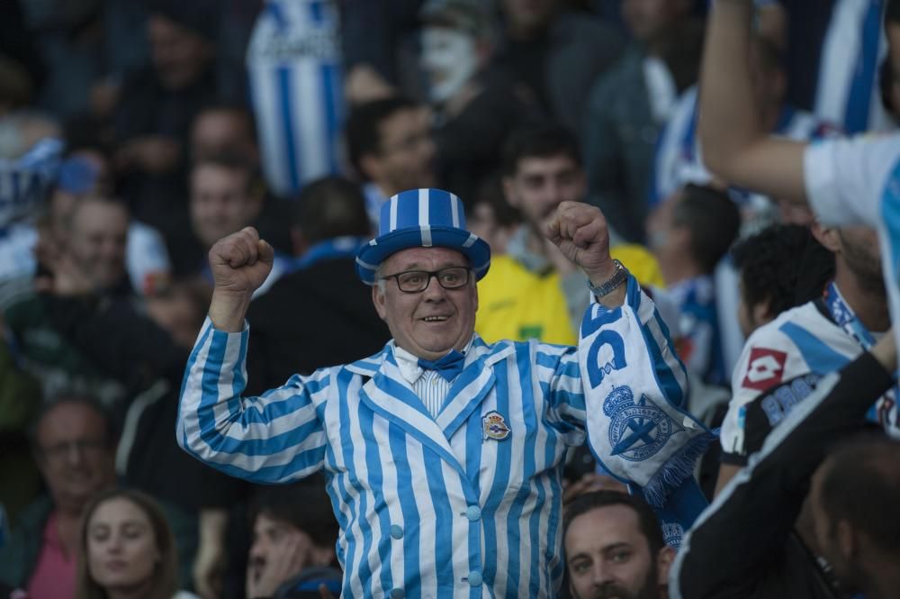 La afición del Dépor llena Riazor ante el Mallorca