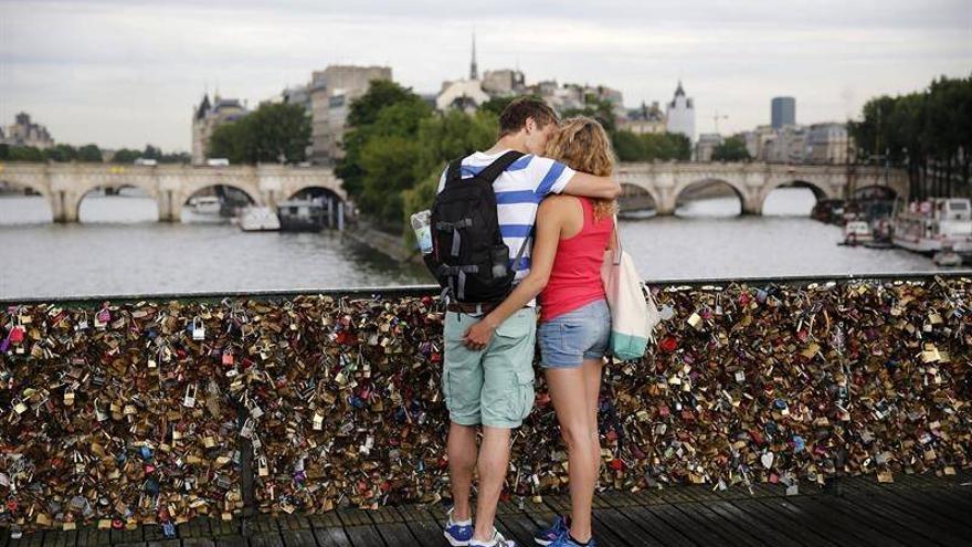 París retira 18,5 toneladas de &#039;candados del amor&#039; del Pont des Arts