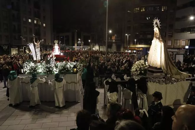 EN IMÁGENES: La procesión de la Resurrección en Avilés