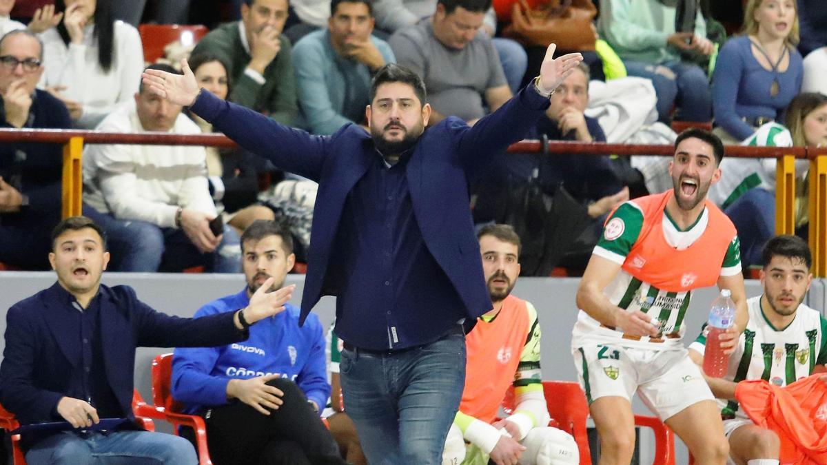 Josan González, durante un encuentro del Córdoba Futsal.