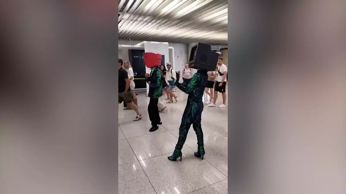 ¿Animación o distracción? La polémica iniciativa de Aena en el aeropuerto de Palma tras el derrumbe del techo desata las críticas