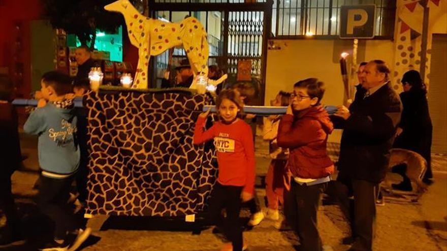 Los carpeños ponen fin a su Carnaval con el entierro del galgo