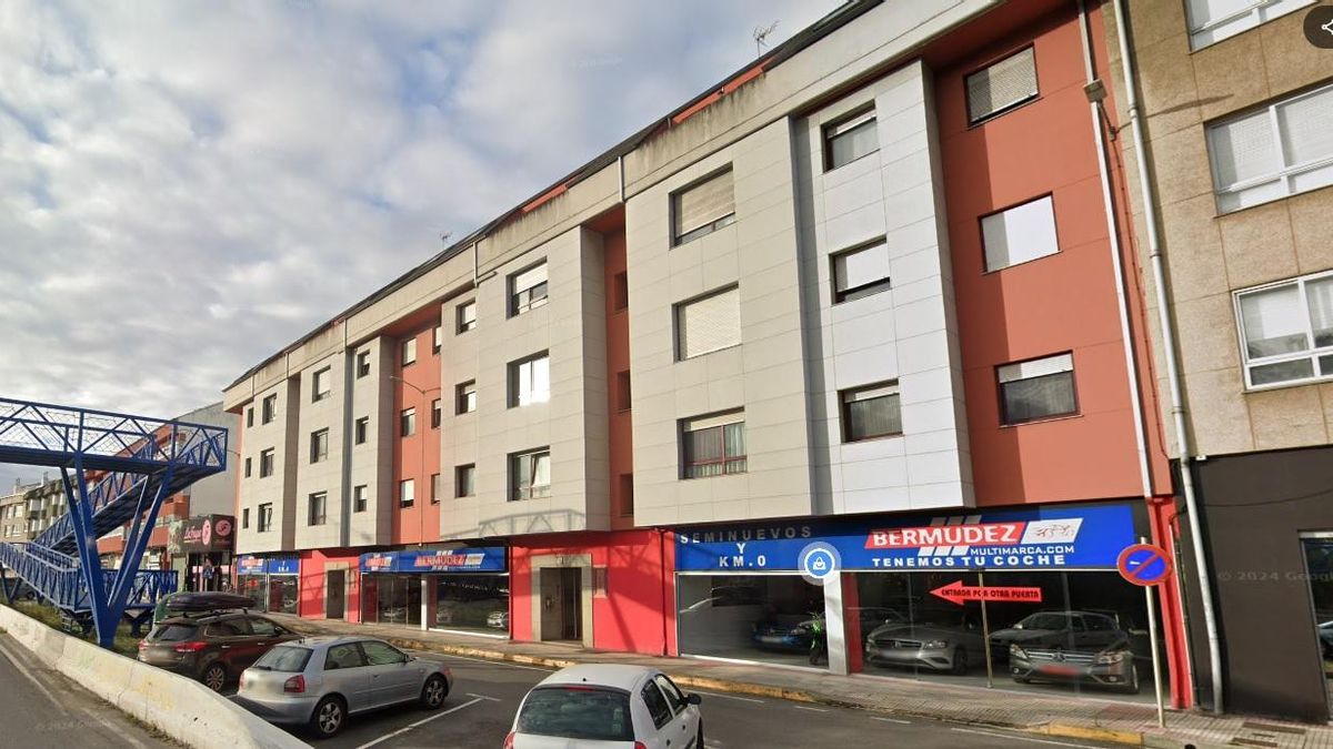 Vista del bloque con los números 33 y 35 en Curros Enríquez, en O Graxal.