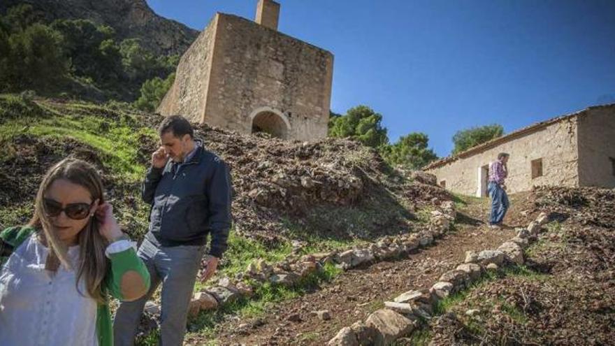 La zona de explotación minera del siglo XIX ya se puede visitar y se sitúa en el Monte de San Miguel, sobre el barrio de San Antón.