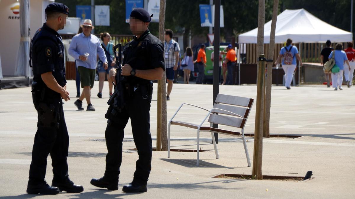 Dos mossos en Tarragona, el pasado 23 de junio