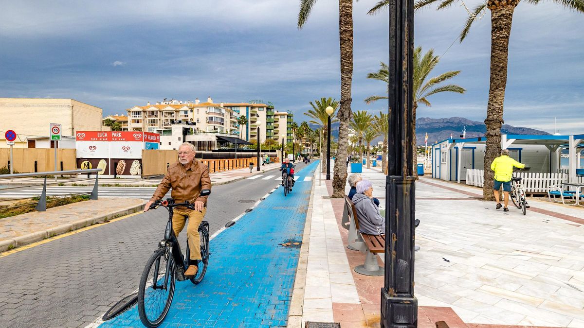 Litoral de l'Alfàs del Pi, uno de los municipios con menor porcentaje de extranjeros en situación económica comprometida.