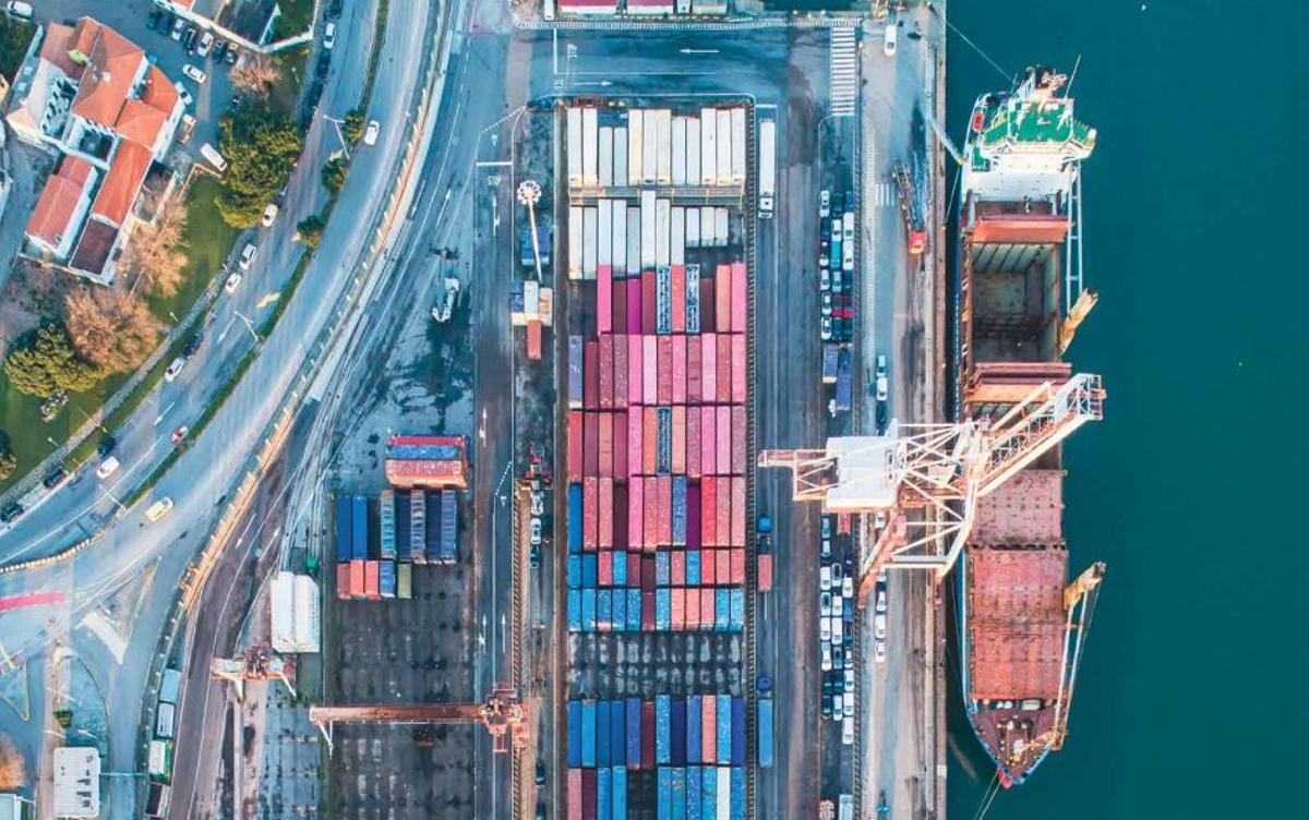 VIsta aérea de la terminal sur actual del puerto de Leixões