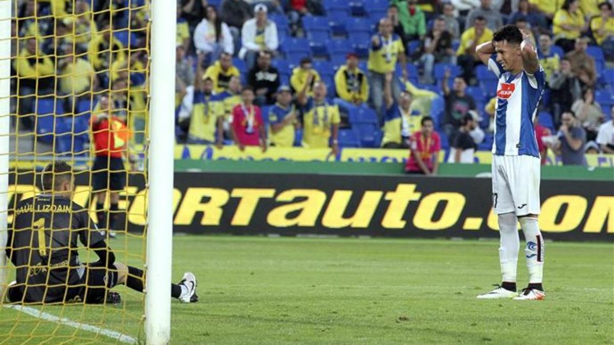 Hernán Pérez, uno de los afectados, se lamenta por una ocasión fallada ante el Las Palmas