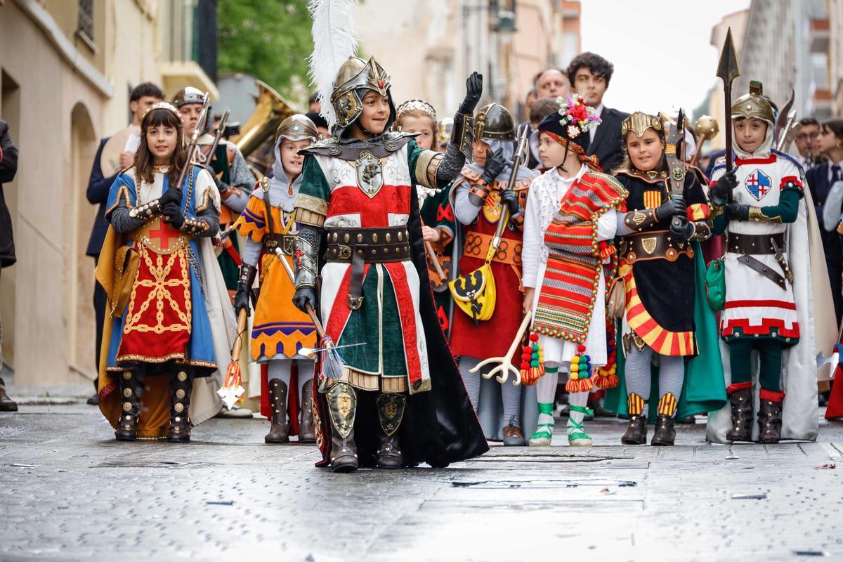 La lluvia concede una tregua a la Gloria Infantil de Alcoy La lluvia concede una tregua a la Gloria Infantil de Alcoy