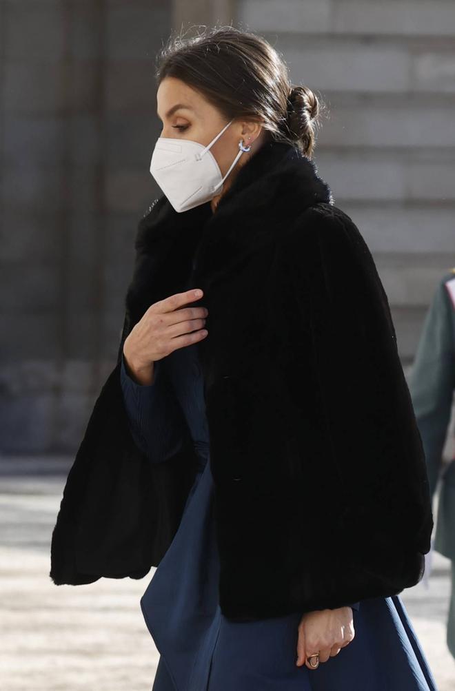 El pequeño piercing en la oreja con el que la reina Letizia ha inaugurado el 2022