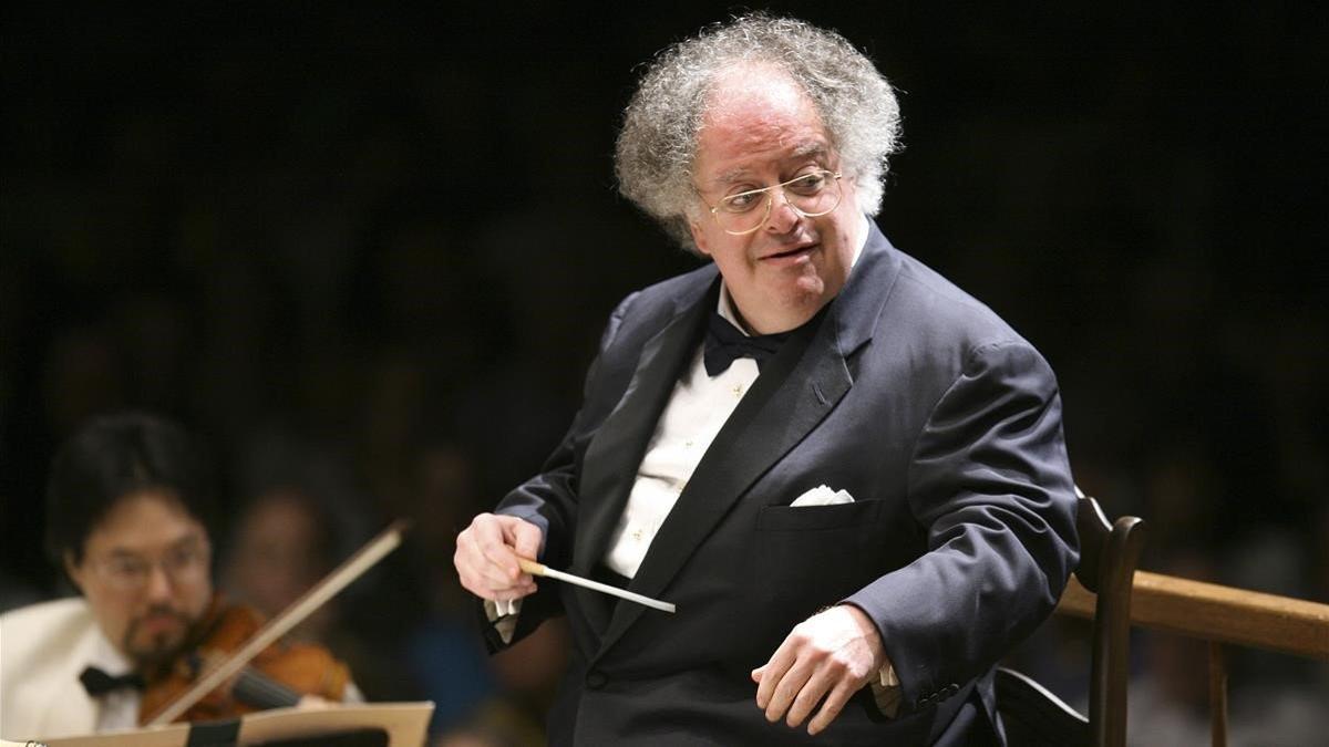 El veterano director James Levine, al frente de la Sinfónica de Boston.