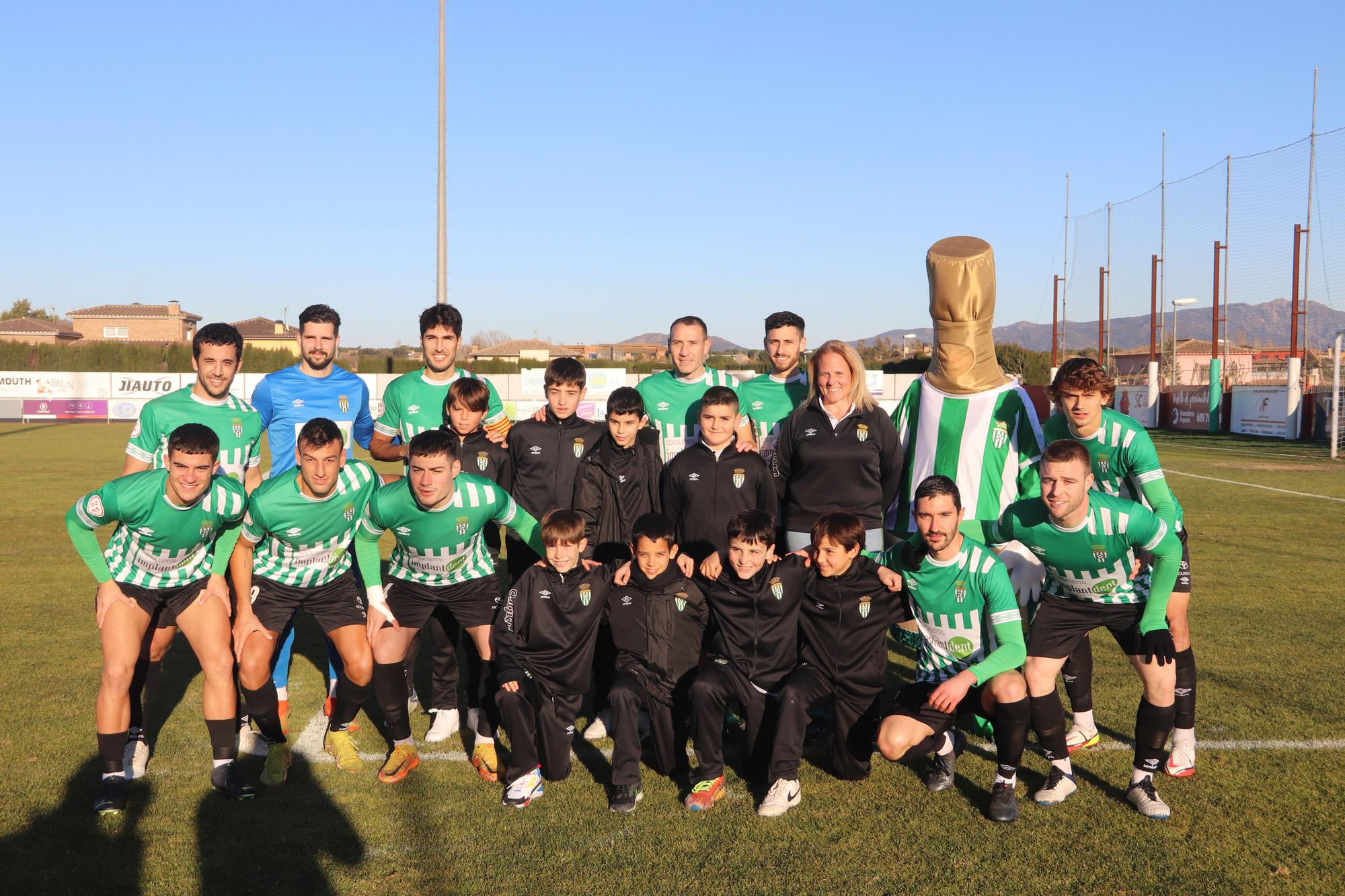 Xampanyer, la nova mascota del CF Peralada