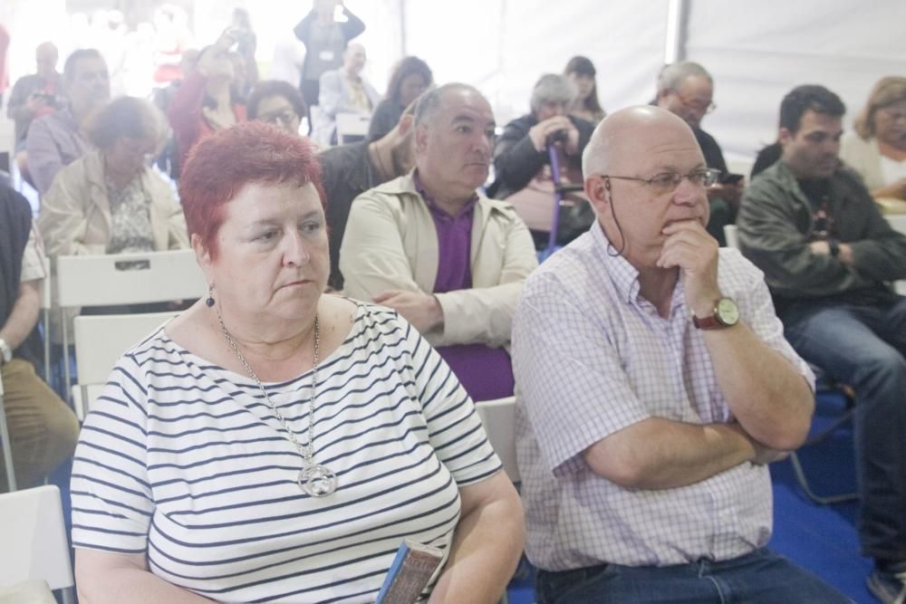 Público asistente a la Feria del Libro