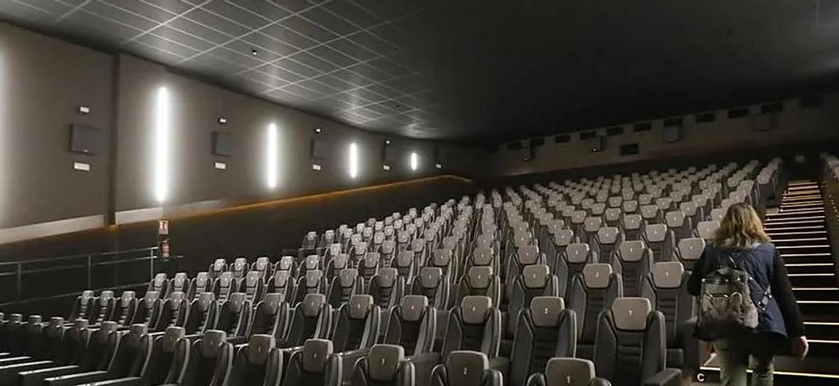 Los nuevos Cines Axion, del complejo Mega Ozone en CC Aleste Plaza elevan a otro nivel la experiencia con salas innovadoras, incluida una 4D con asientos que se mueven al ritmo de la película.