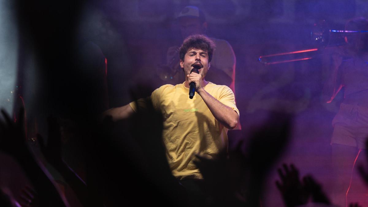 Miki Núñez durant el seu concert al festival F’Estiu 2025.