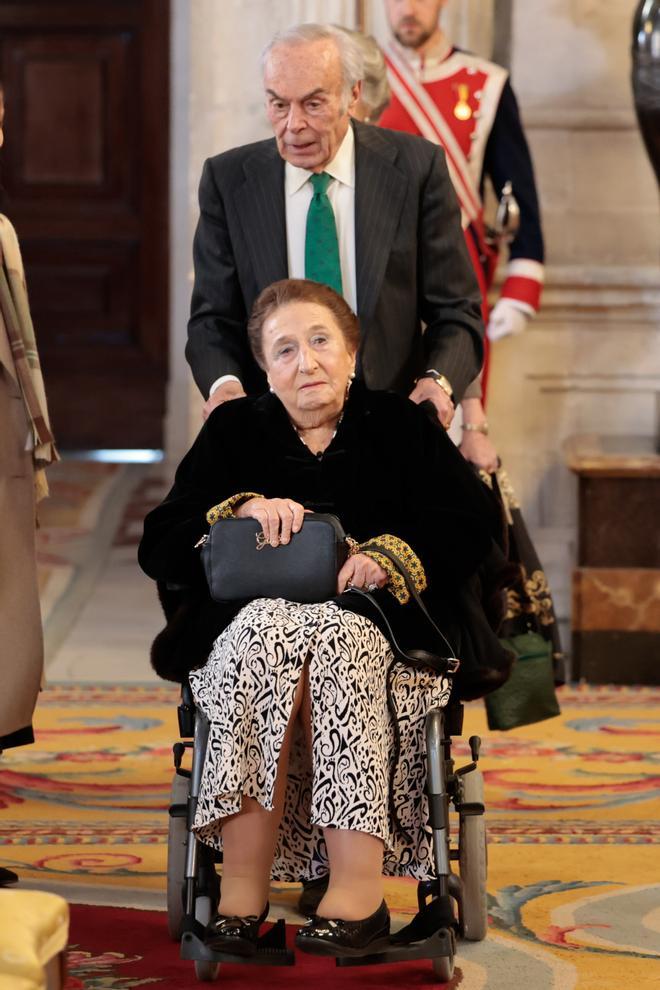 La infanta Margarita y Carlos Zurita en un acto de presentación en el Palacio Real