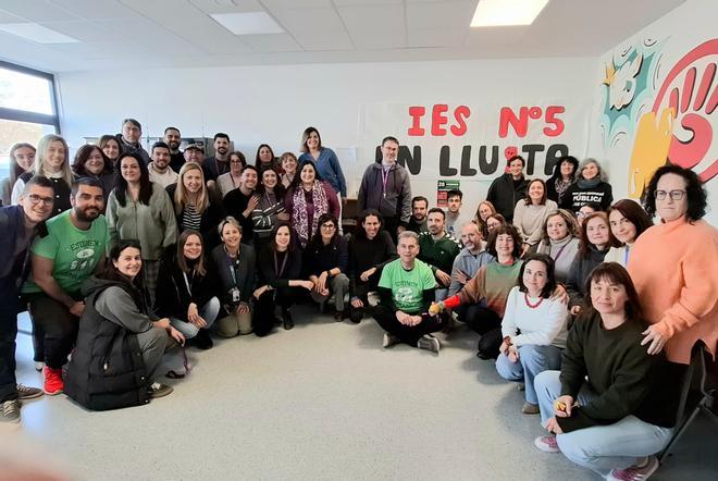 Concentraciones de profesores en centros de todo el Camp de Morvedre