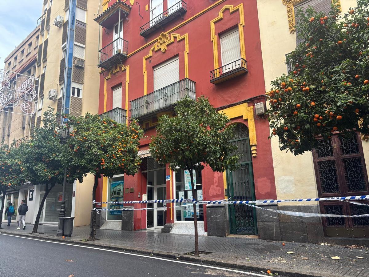 Desprendimiento de fachadas en Claudio Marcelo, en el casco histórico de Córdoba.