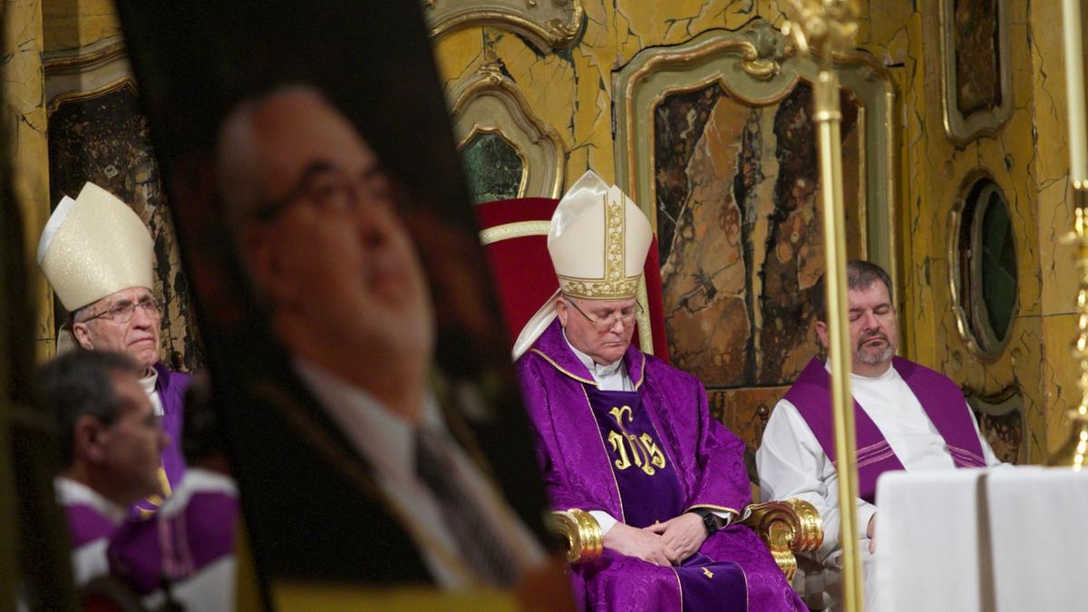 Las imágenes del funeral de José Luis Mendoza, presidente del UCAM