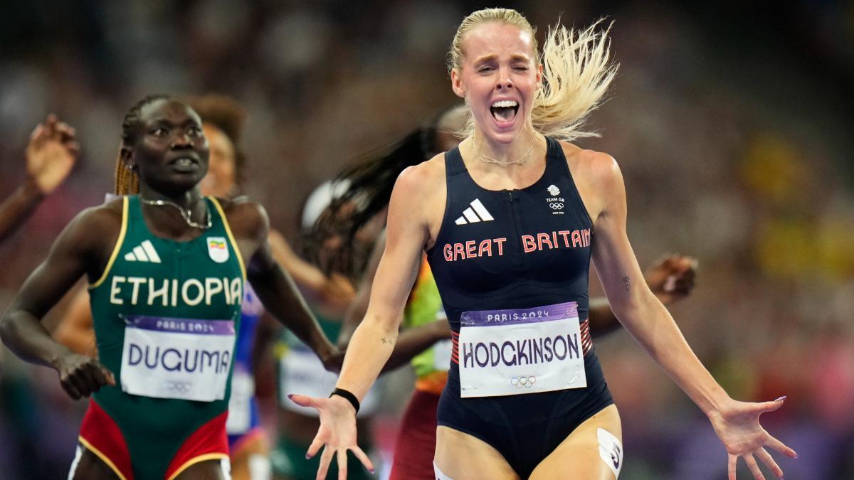 Keely Hodgkinson, tras ganar el oro olímpico en 800