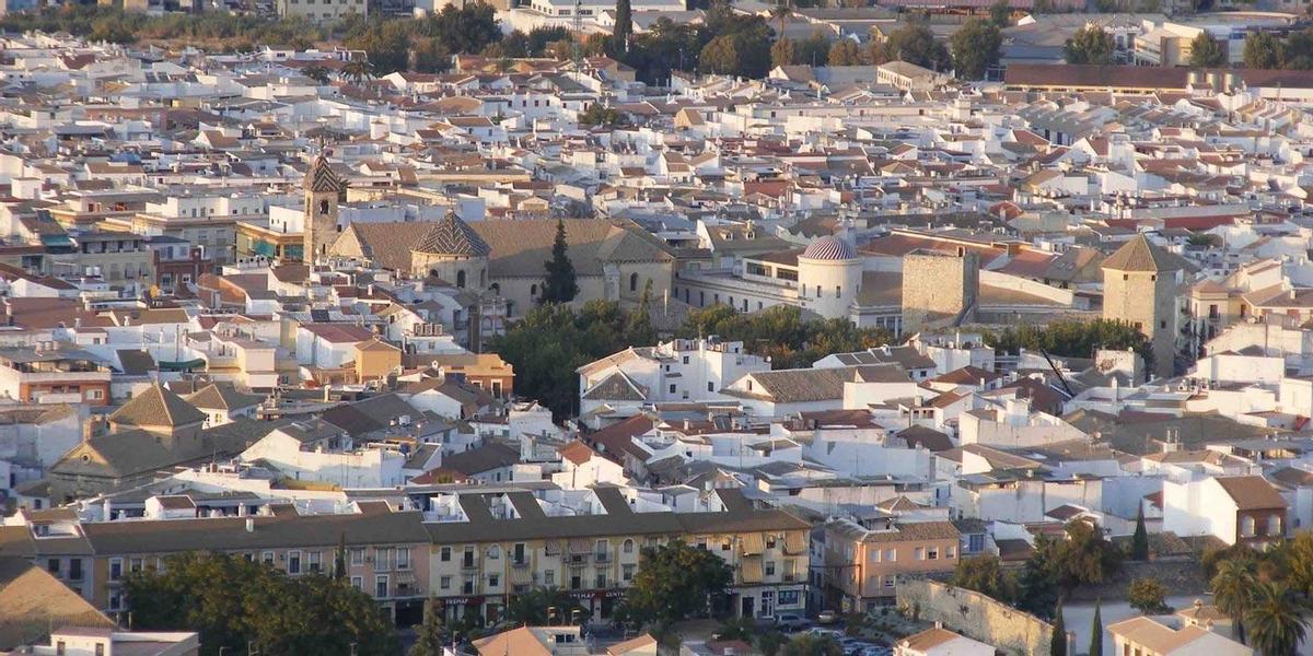 Vista del casco urbano de Lucena.