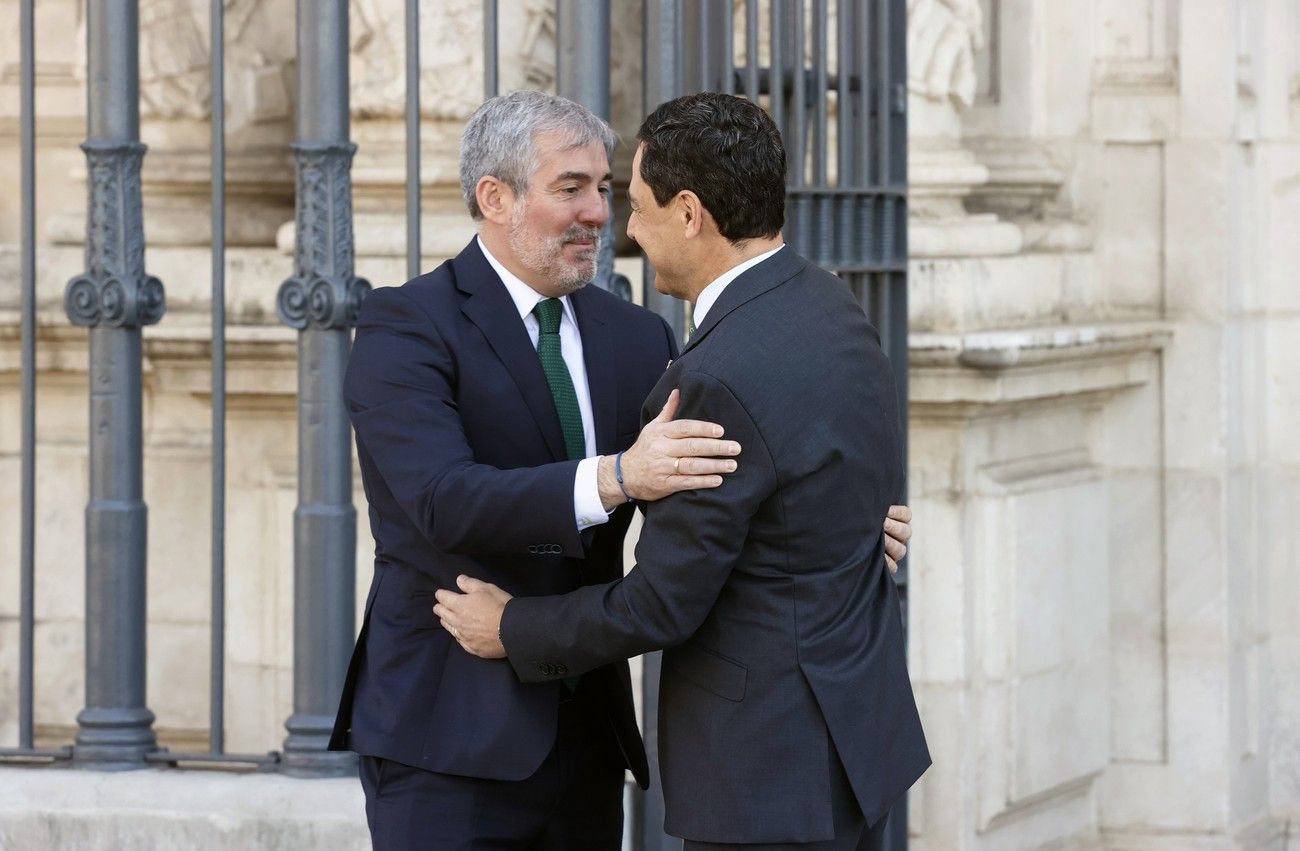 Imagen del encuentro de este miércoles entre los presidentes de Andalucía y Canarias, Juan Manuel Moreno y Fernando Clavijo