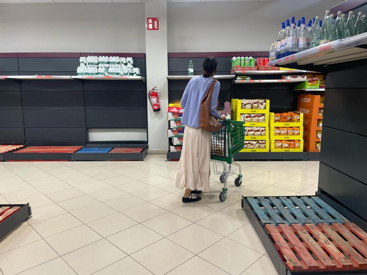 Imagen de un supermercado sin suministro.