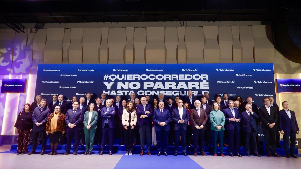 Todos los asistentes al último acto de 'Quiero Corredor'.