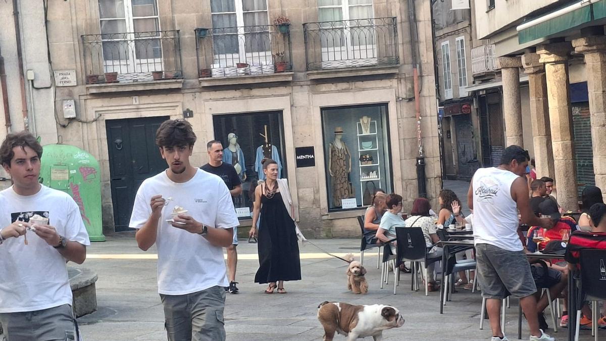 Terrazas hosteleras llenas ayer, en Ourense en la jornada festiva