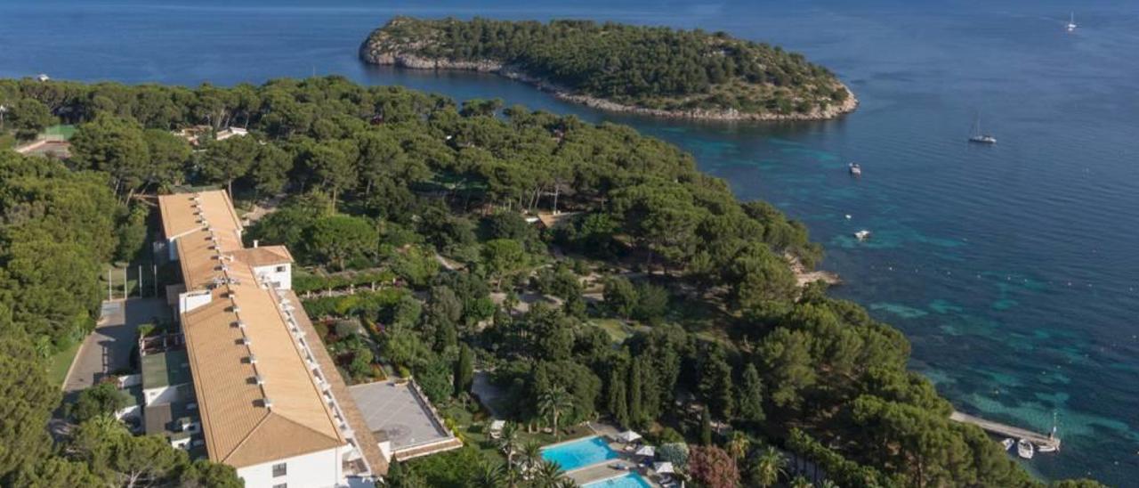 El hotel Formentor, uno de los más emblemáticos del Mediterráneo, está ubicado en un entorno idílico.