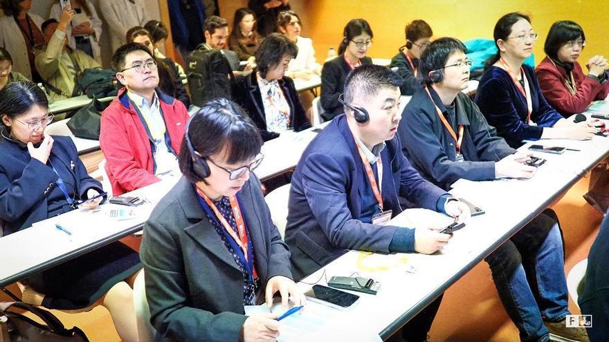 De China a Mallorca para aprender a tratar una enfermedad rara: Son Llàtzer forma a una quincena de especialistas asiáticos