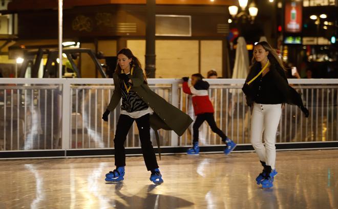 Estreno de la pista de hielo de la Plaza del Ayuntamiento