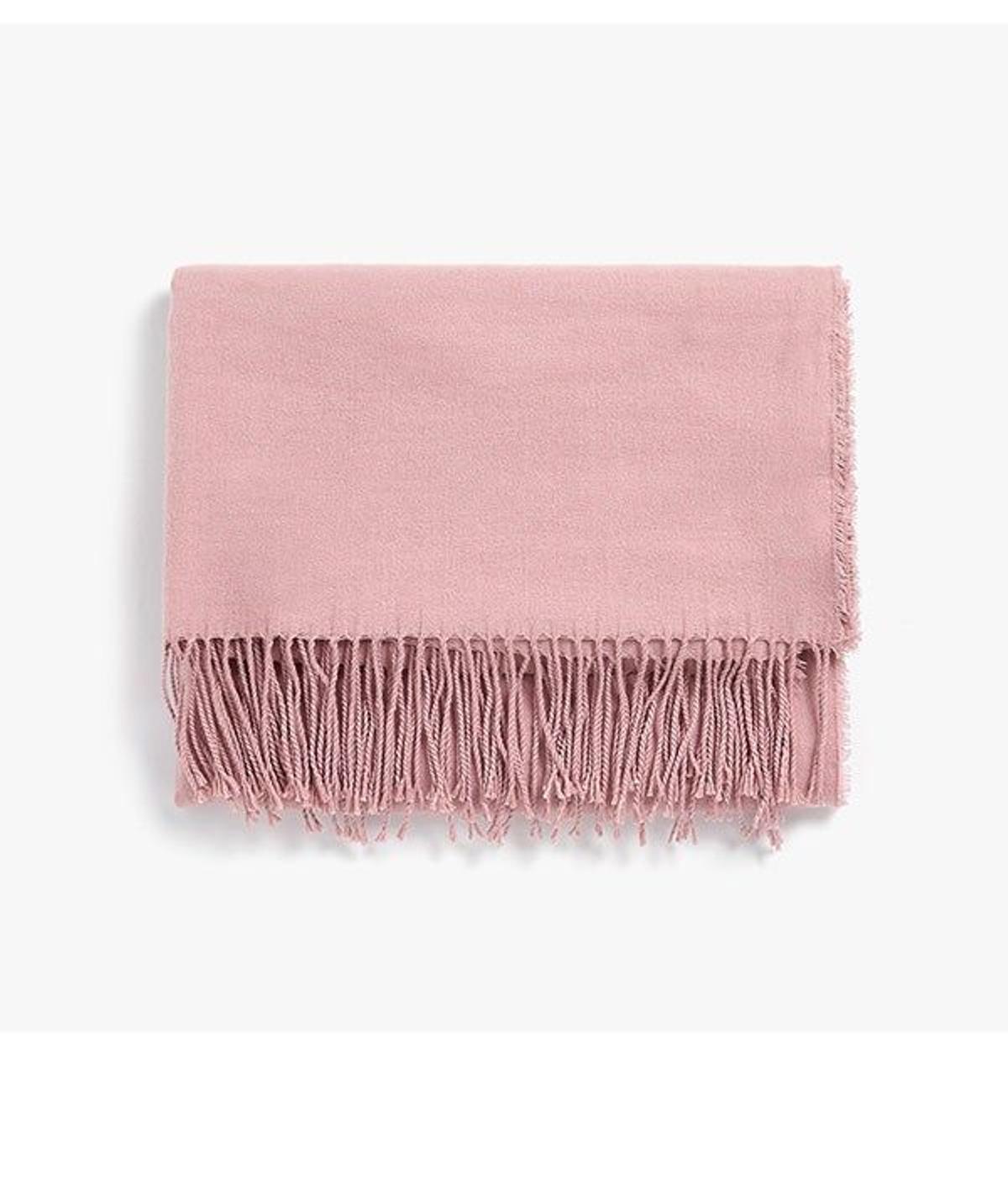 Foulard con flecos, de Zara Home